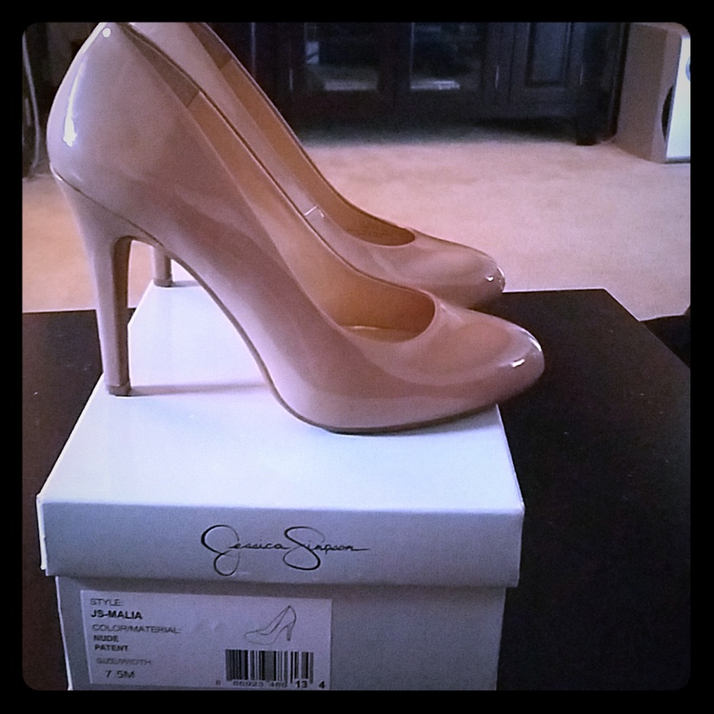 Jessica Simpson Malia Nude Patent Pump